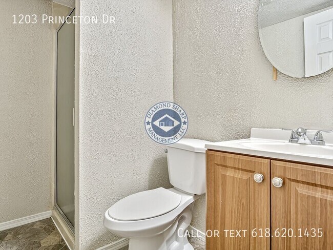 Building Photo - 1203 Princeton Dr