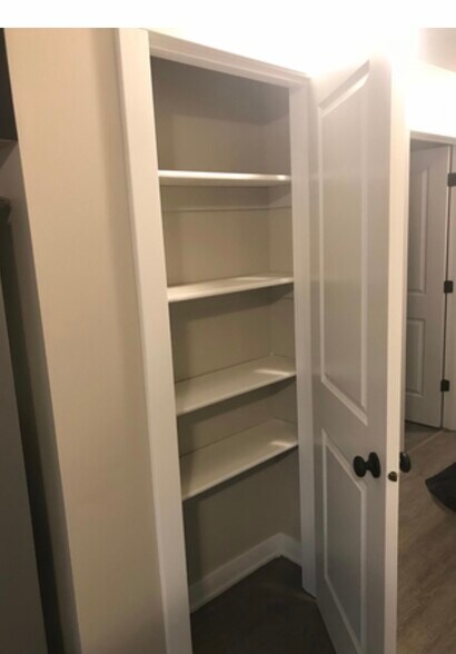 Pantry - 84 Curtice St E