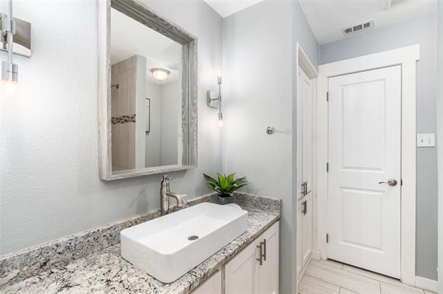 Building Photo - 12455 High Meadow Dr