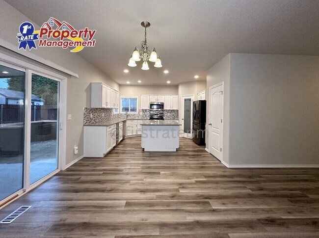 Building Photo - 2688 N Cinnamon Pl