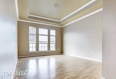 Building Photo - 3 br, 3 bath Townhome - 8 McGuire Ct 1 Unit 1