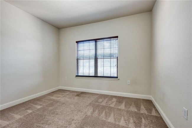 Building Photo - 14204 Tyburn Trail