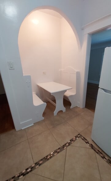 Breakfast nook - 1335 2nd St