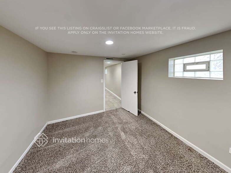 Building Photo - 4419 N Nagle Ave