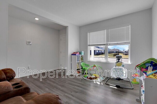 Building Photo - 11 Walnut St