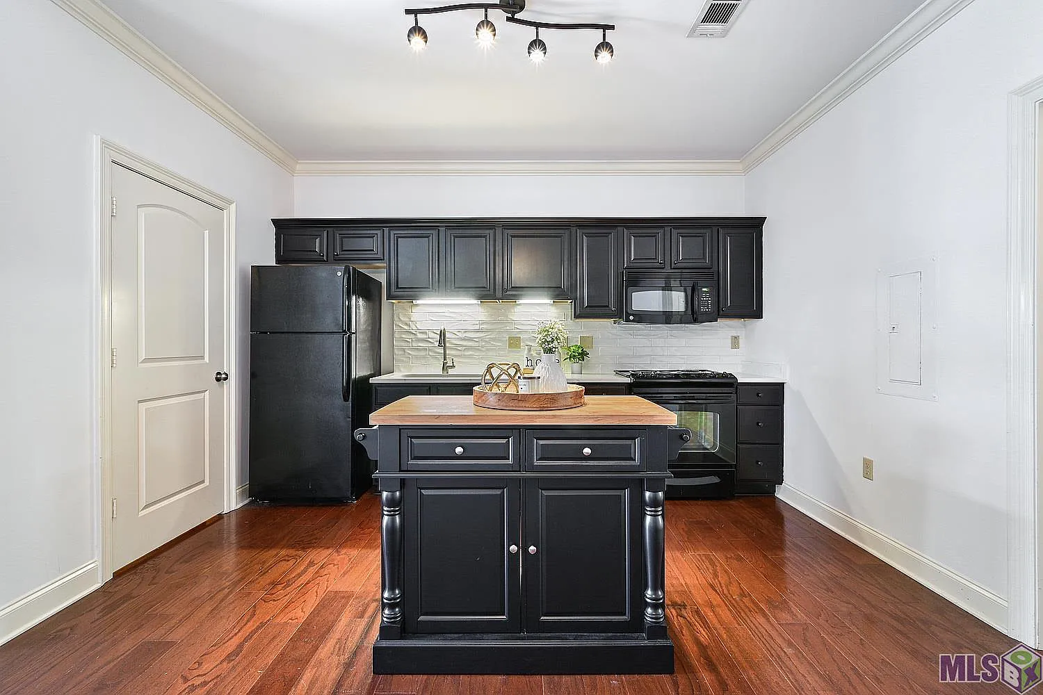 Building Photo - 888 S Kenilworth Pky