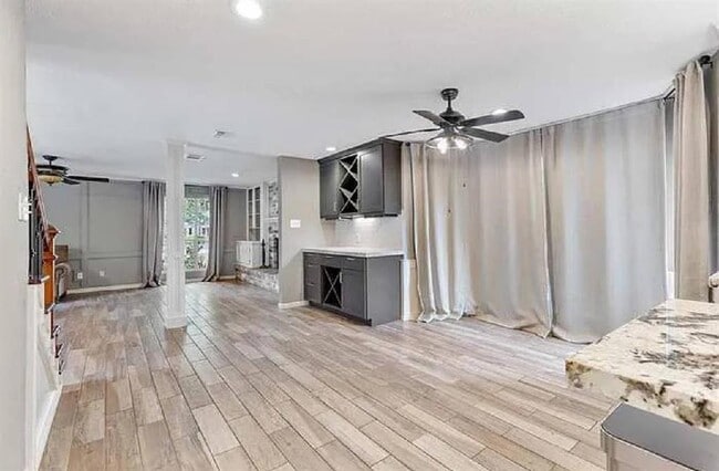 Building Photo - 6018 Gnarled Oaks Ct