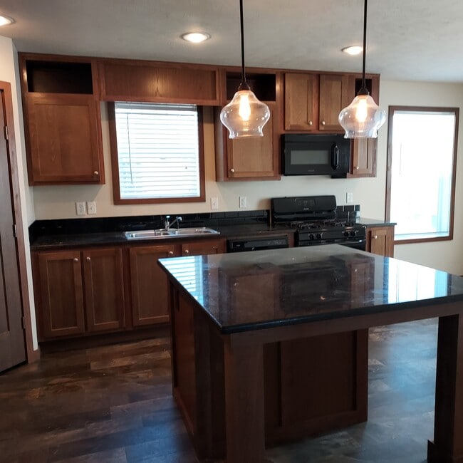 Building Photo - 6225 Imperial Dr