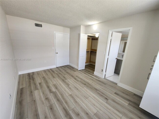 Building Photo - 15250 SW 80th St