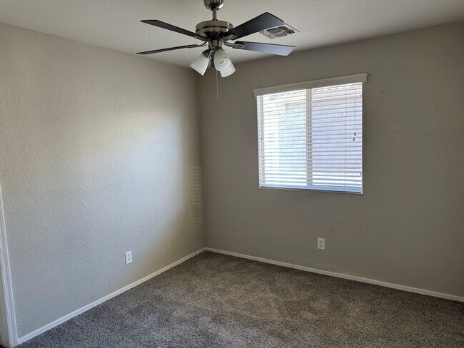 Building Photo - Beautiful Home for Rent in Tolleson!