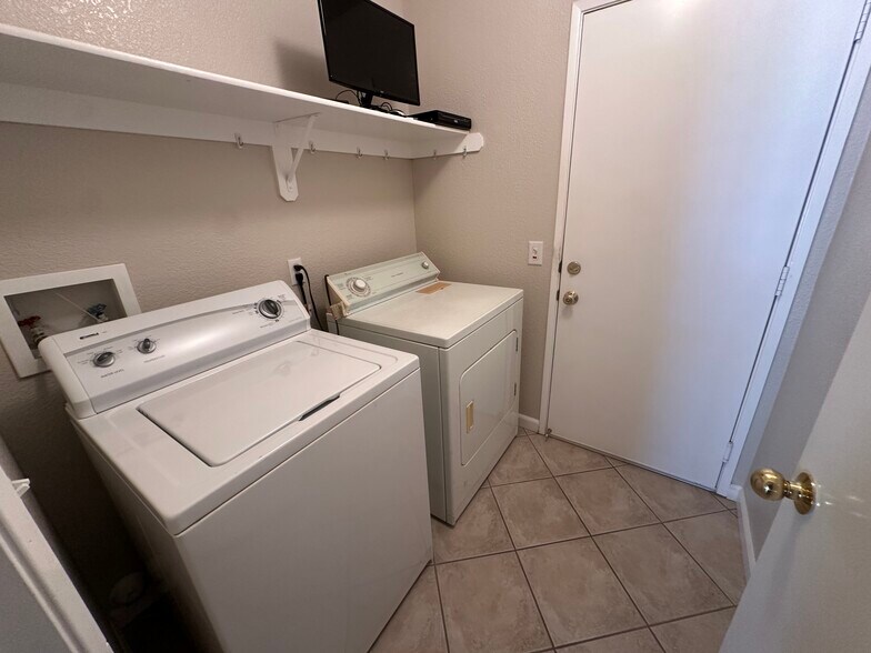 Laundry Room - 3803 Cocina Ln