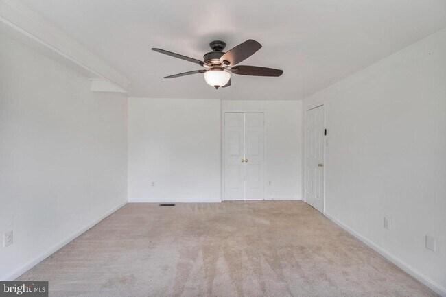 Building Photo - 13920 Wagon Way