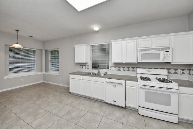 Building Photo - 1502 Brook Grove Dr