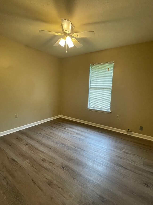 Building Photo - Home for Rent!