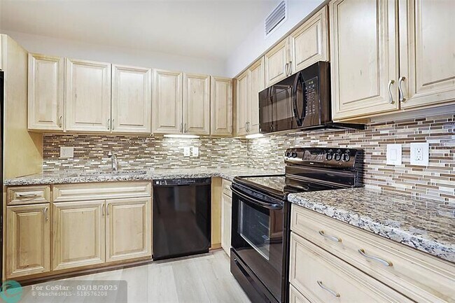 Building Photo - 7186 Promenade Dr