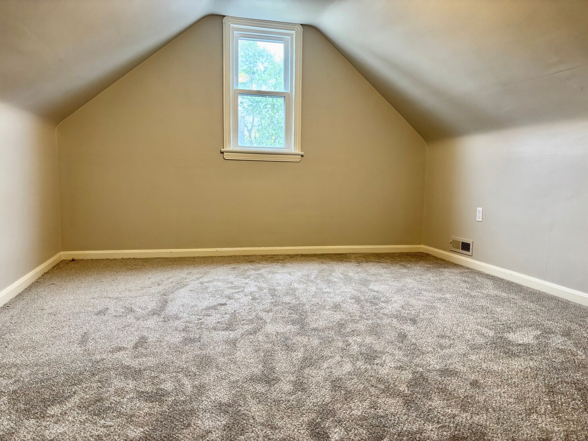 Building Photo - 3312 Brookview Blvd