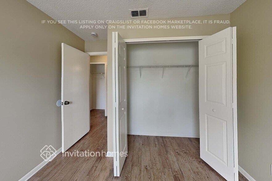 Building Photo - 207 Springview Dr