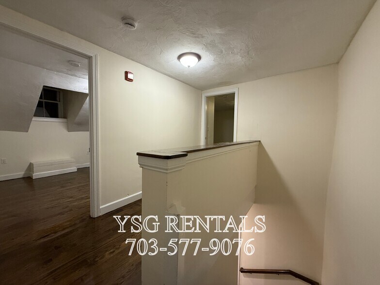 Building Photo - 19 Lambert Ave