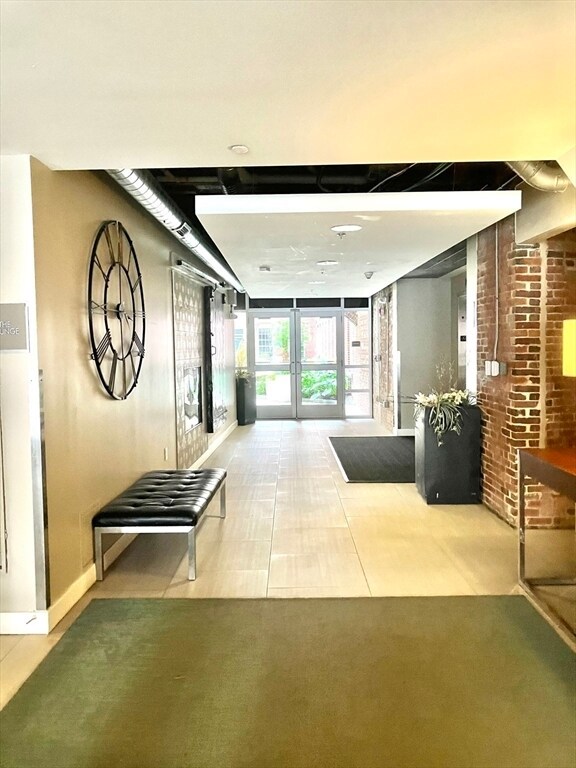 Building Photo - 130 John St