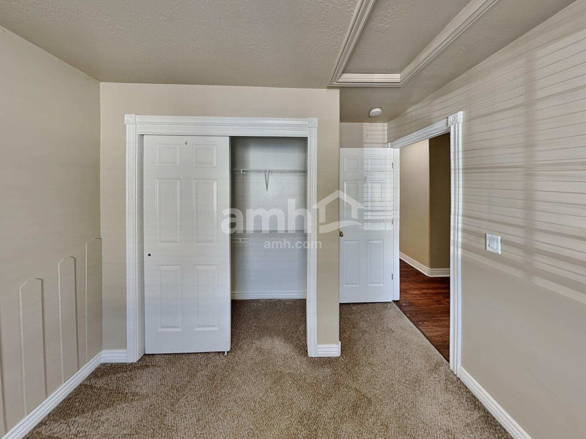 Building Photo - 1403 E 820 S