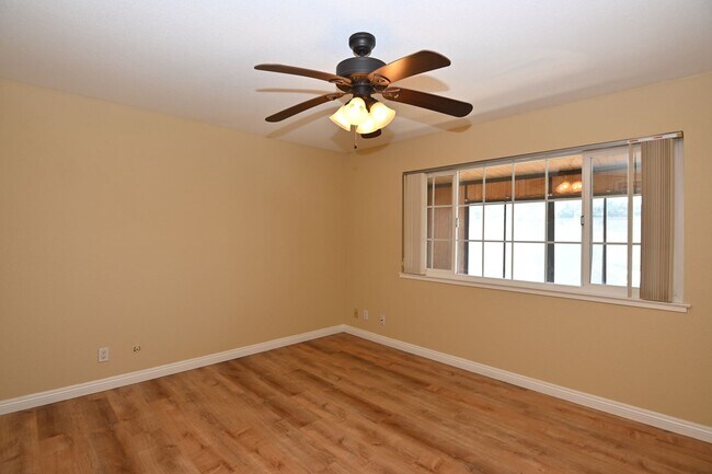 Building Photo - Beautiful 5 bed 3 bath, 2 car Garage & Pool, Near Snell & Calero