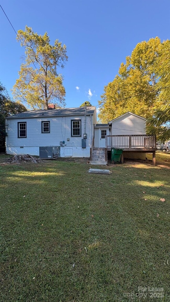 Building Photo - 3920 Admiral Ave