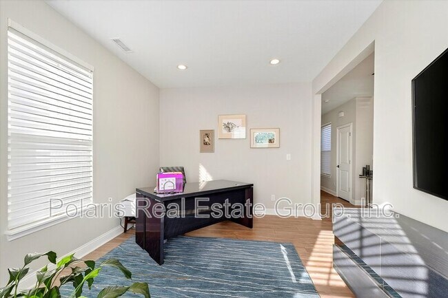 Building Photo - 6942 Cherry Creek Blvd