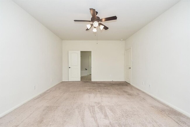 Building Photo - 21022 Echo Manor Dr