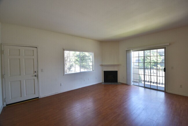 Building Photo - 11434 Moorpark St