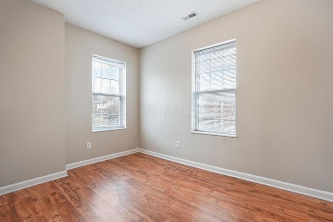 Building Photo - 320-322 E 12th Avenue