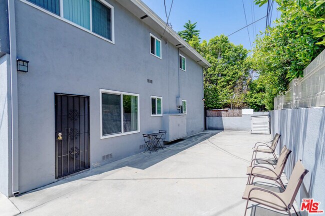 Building Photo - 11749 Riverside Dr