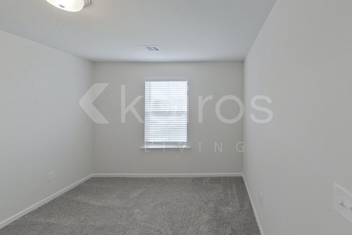 Building Photo - 142 Western Red Cedar Dr