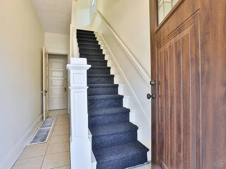 Building Photo - 2911 Robertson Ave