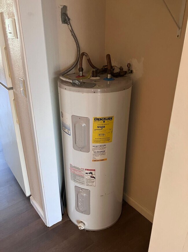 Building Photo - 1134 N Tucson Blvd