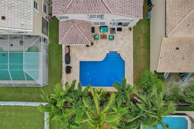 Building Photo - 725 NW 156th Ave