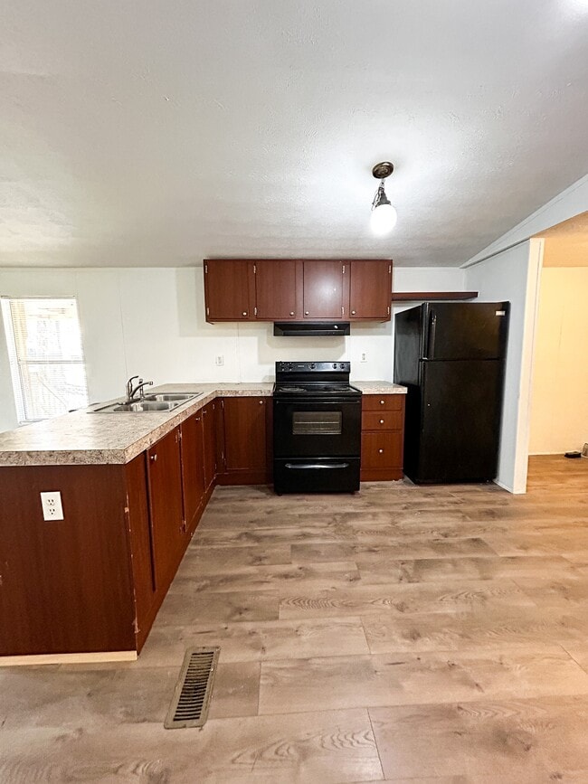 Building Photo - 71 Co Rd 4282