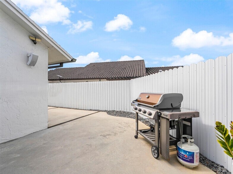 Building Photo - 7753 NW 189th St