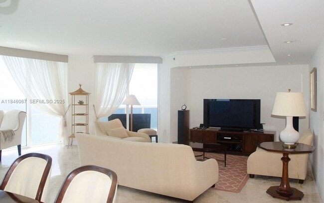 Building Photo - 17201 Collins Ave