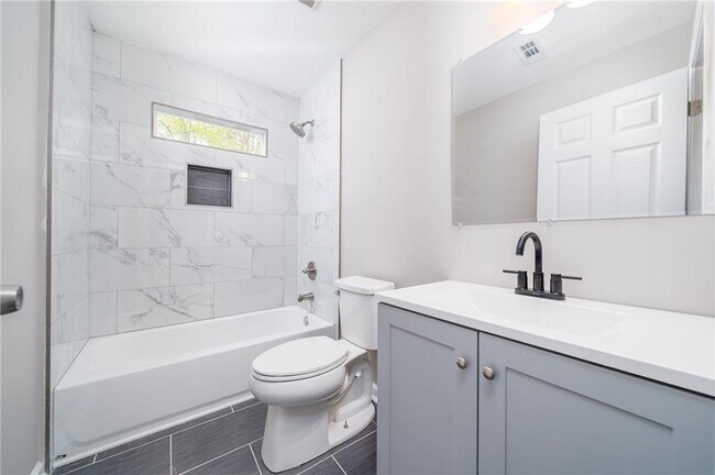 Building Photo - 665 S Eugenia Pl NW