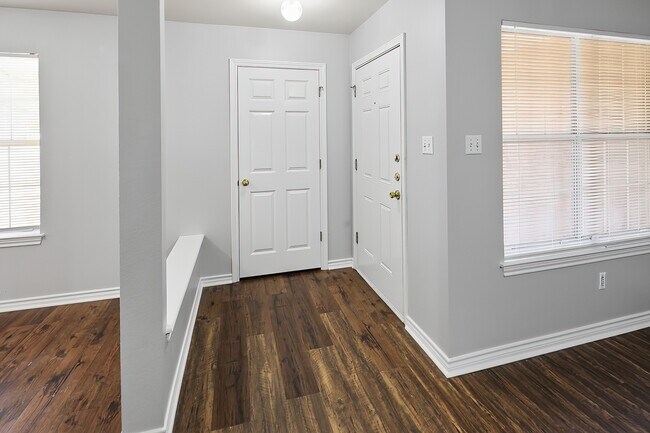 Building Photo - 2020 Legacy Ln