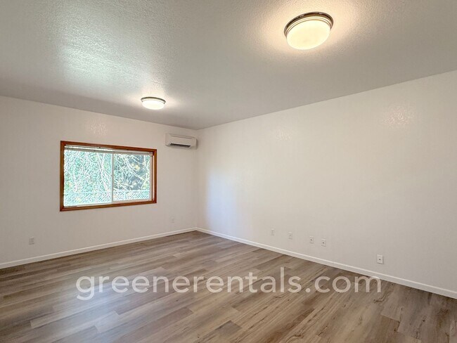 Building Photo - Spacious 2BR/2BA Rambler in Tumwater