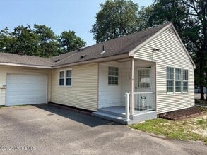 Building Photo - 14D Canton Dr