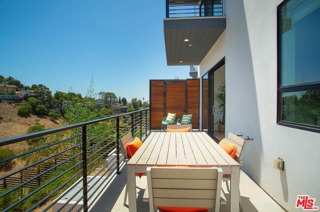 Building Photo - 3756 Brilliant Dr