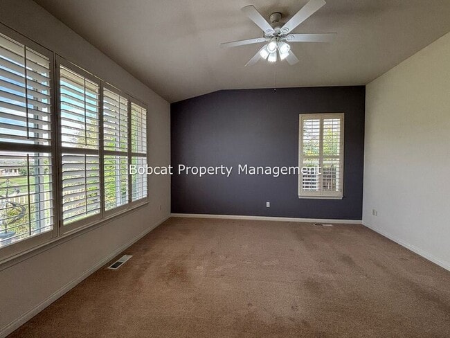 Building Photo - 1626 Evergreen Dr