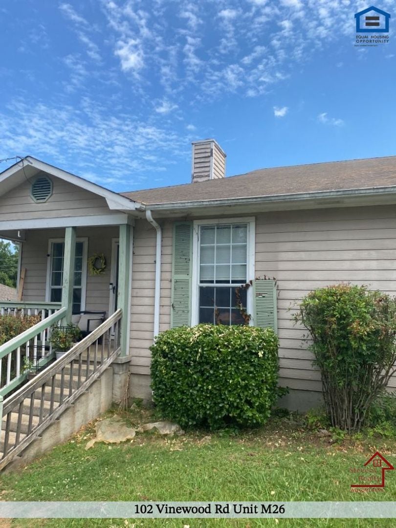 Building Photo - 102 Vinewood Rd