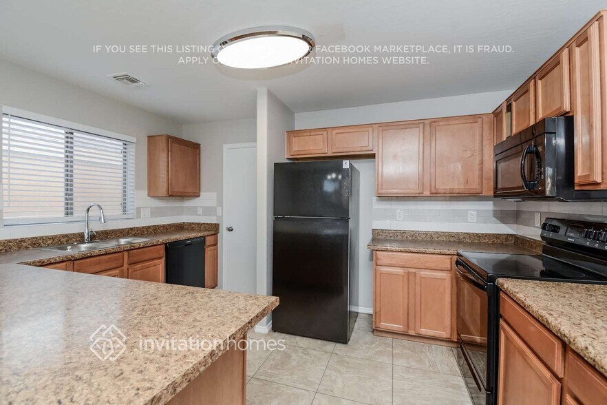 Building Photo - 10904 W Minnezona Ave