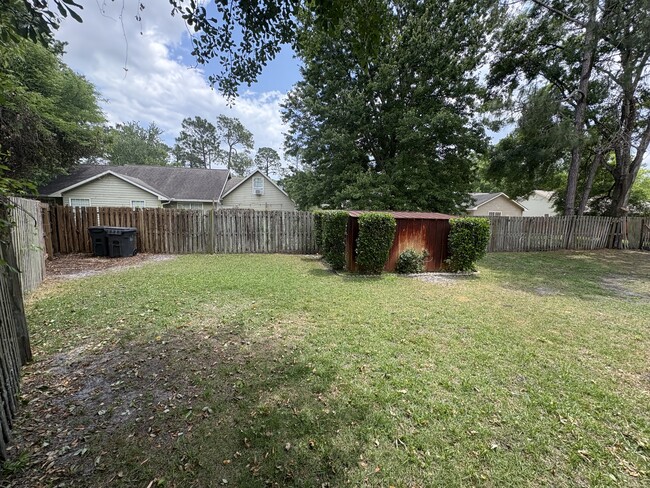 Building Photo - 106 Porter Way