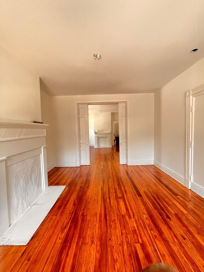 Building Photo - 323 N 36th St