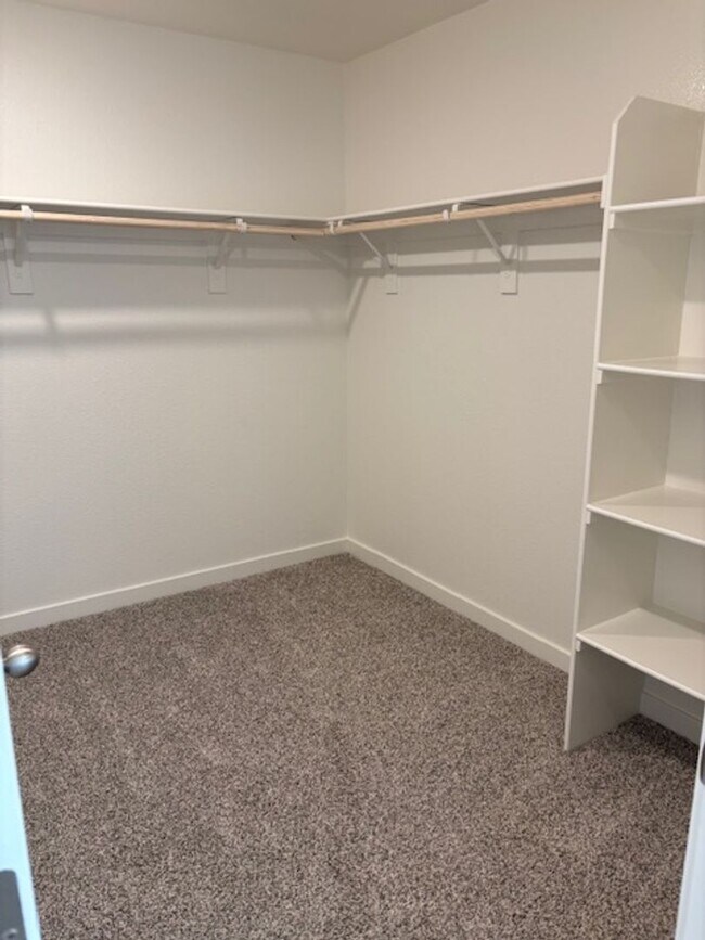 Building Photo - Brand New DR Horton Smart Home with 5 Bedr...