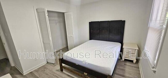 Building Photo - 438 Blue Rock Dr